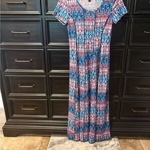 Sami & Jo Blue and Pink Printed Scoop-Neck Maxi Dress